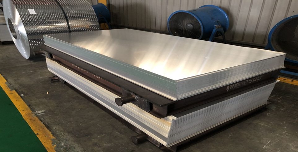 6061-t6 aluminiomu awo sheets wa ninu iṣura